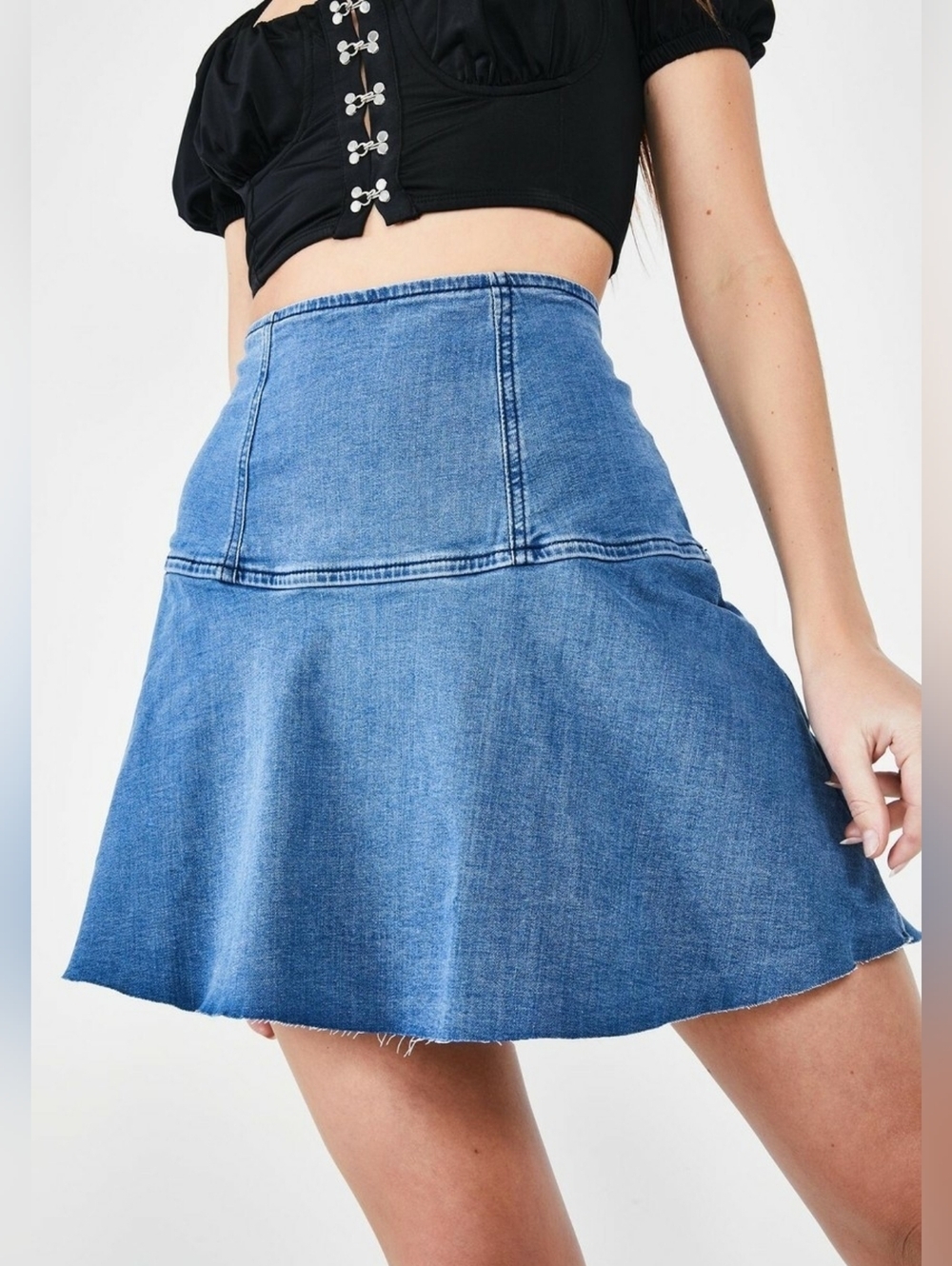 Free People Highlands Denim Jean Raw Edge Flared Mini Skirt - Size 6